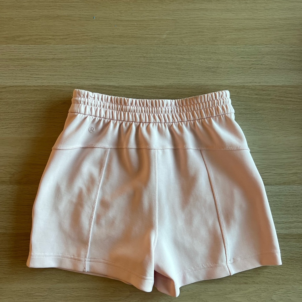 Lululemon Softstreme Shorts, Strawberry Milkshake - Picture 6 of 6